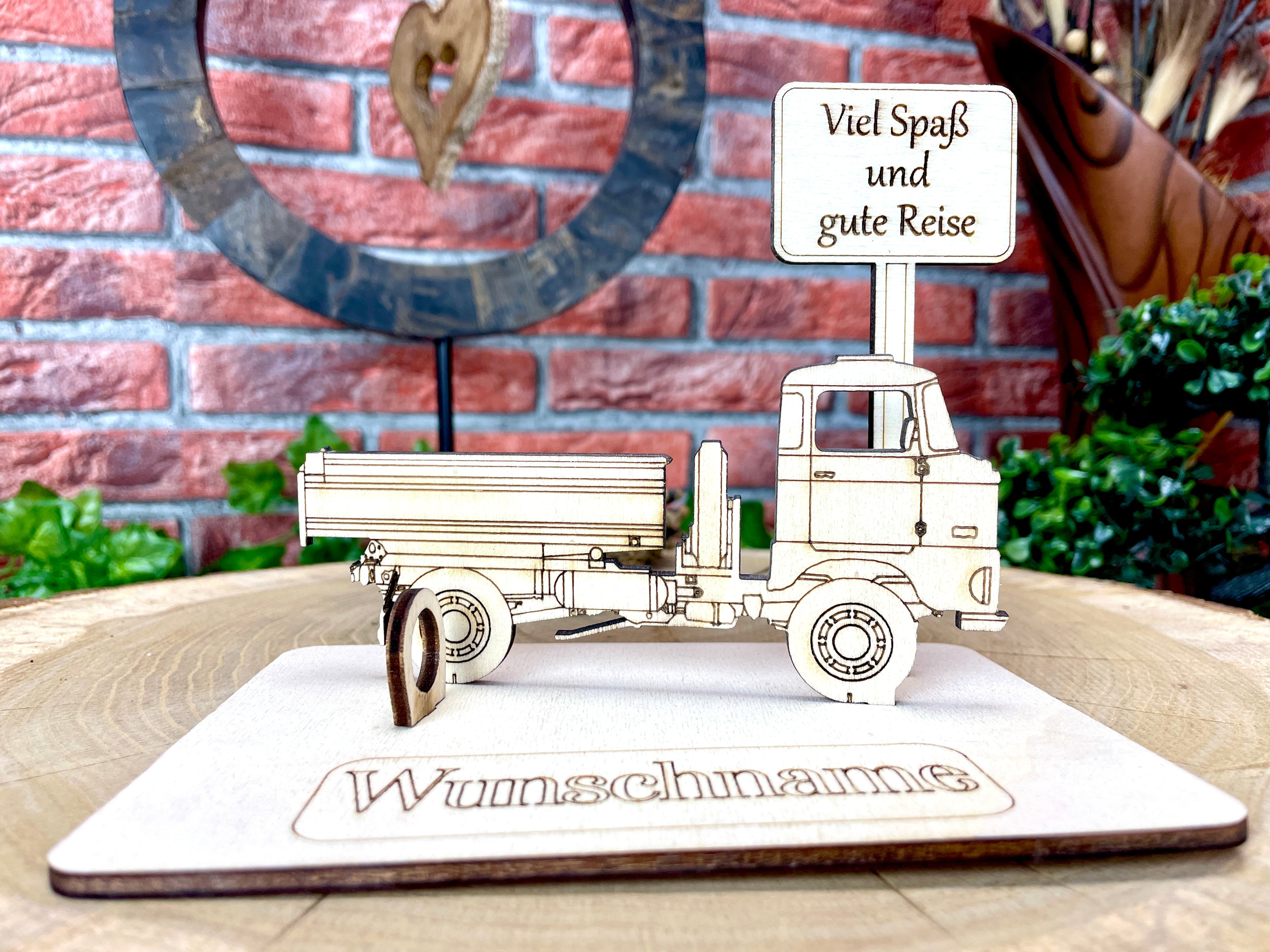 W50 – Individuelles Ostfahrzeug-Geldgeschenk aus Holz, personalisiert für besondere Anlässe Karte Männergeschenk Holzschild zum Verschenken