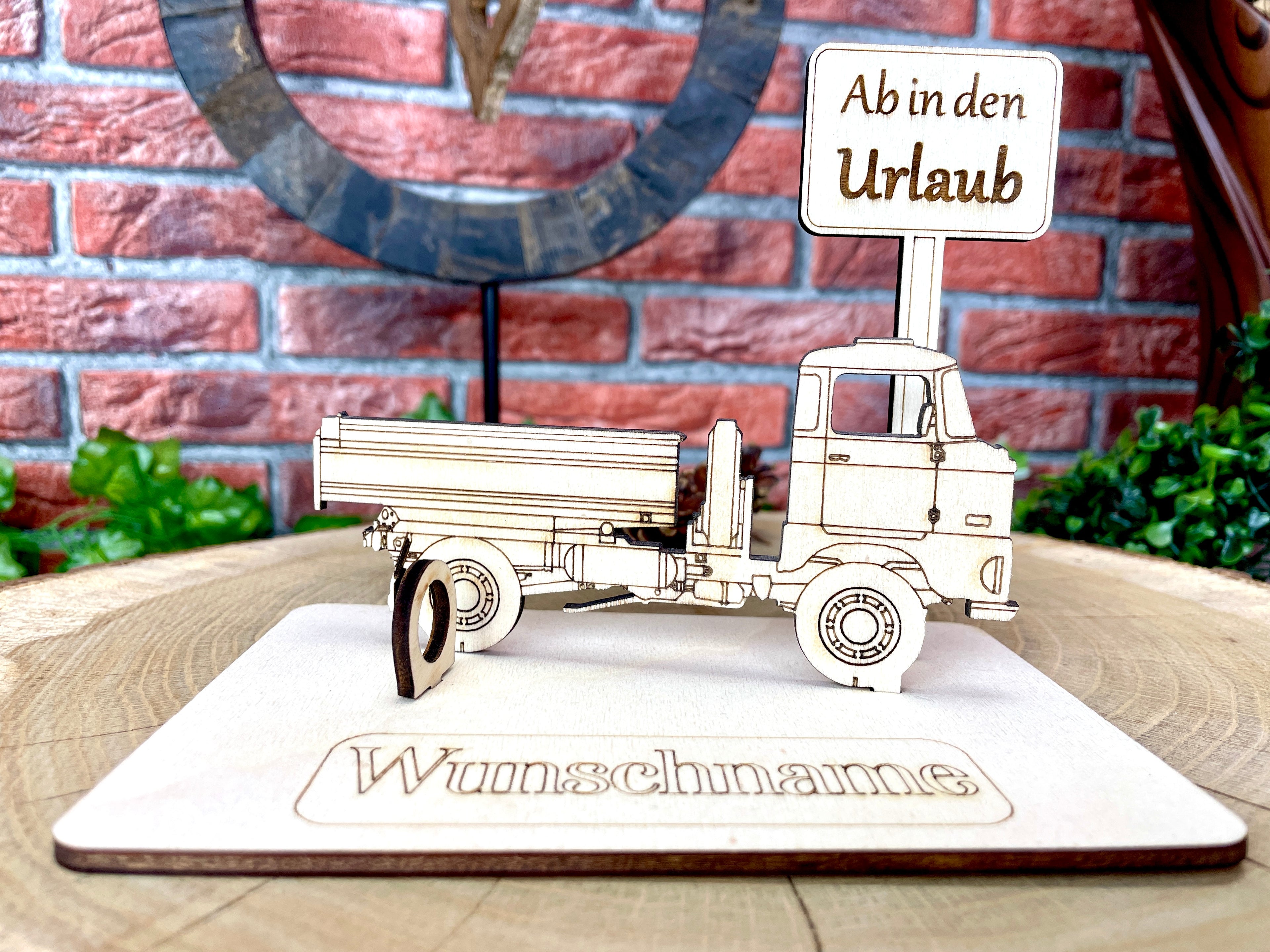 W50 – Individuelles Ostfahrzeug-Geldgeschenk aus Holz, personalisiert für besondere Anlässe Karte Männergeschenk Holzschild zum Verschenken