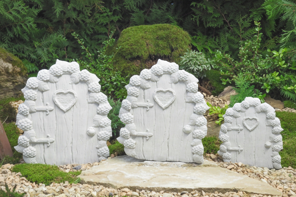 Wichteltür aus Stein Wichtelgeschenk Ideen Hobbit Tür Herz Elfentür Zwergentür Lichtgrau Garten deko Garten Teich