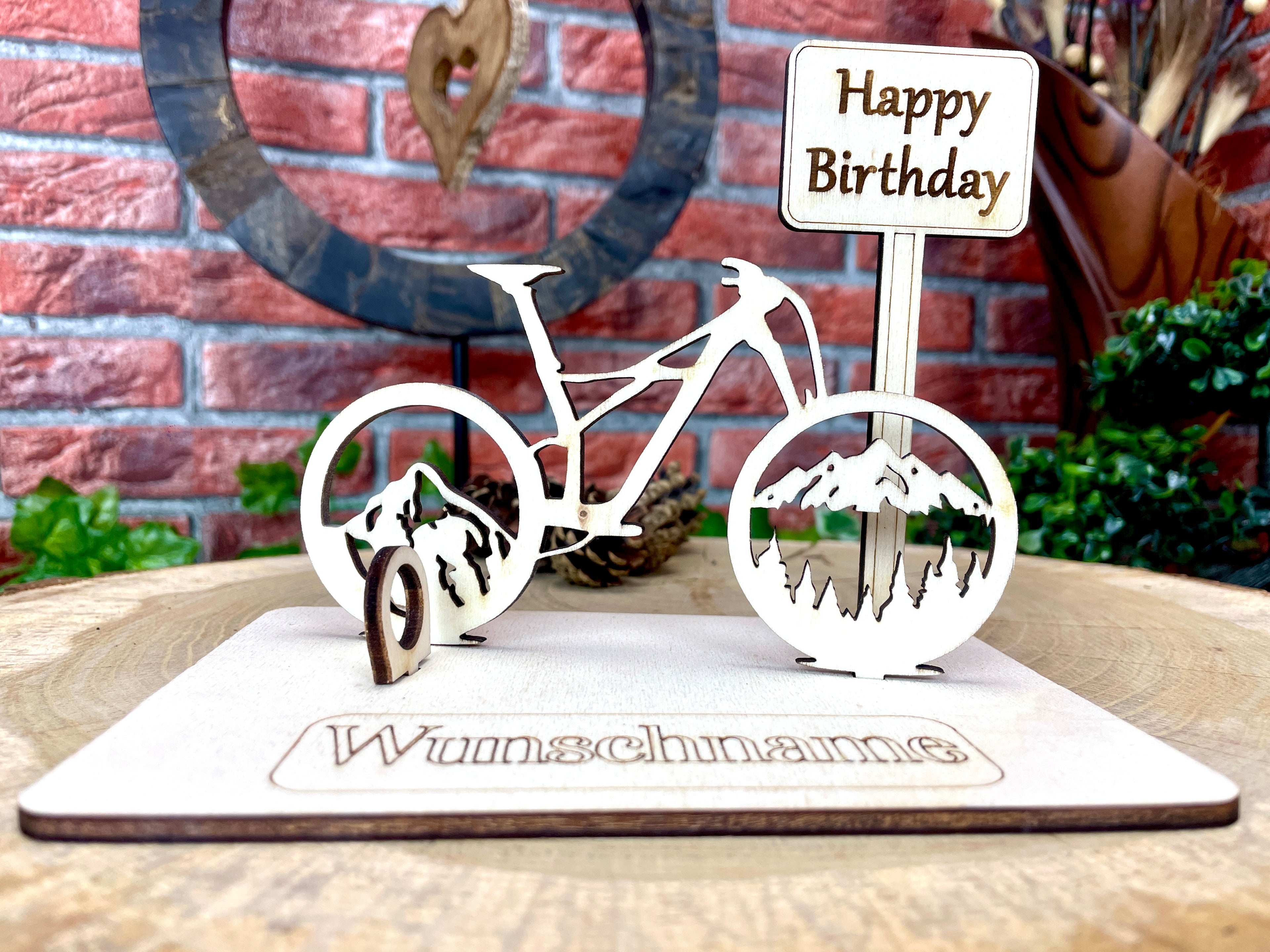 Fahrrad Persönliches Mountainbike Geldgeschenk mit Bergmotiven aus Holz - Individuell mit Wunschtext. Geschenkideen Schilder Bild #1