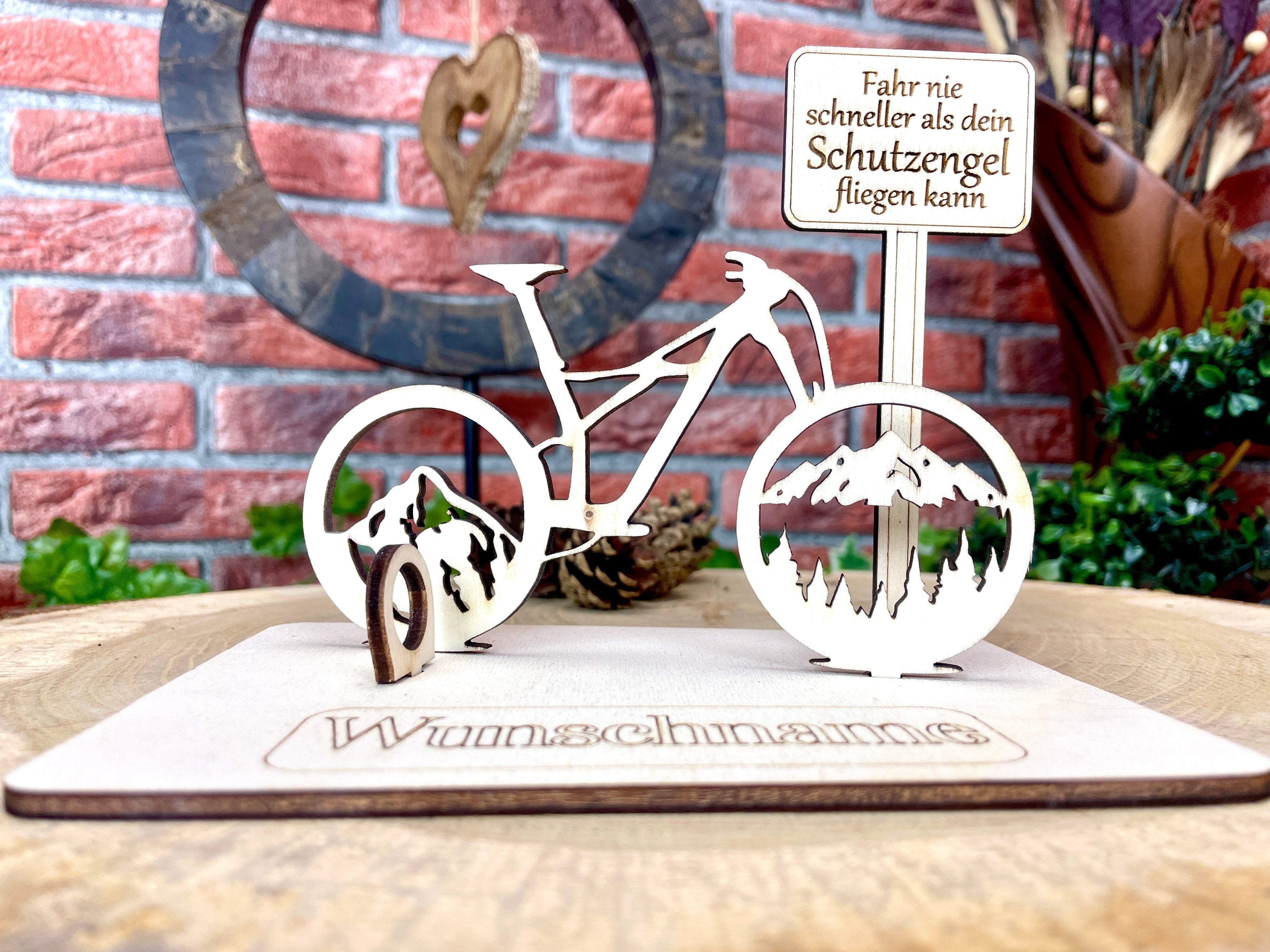 Fahrrad Persönliches Mountainbike Geldgeschenk mit Bergmotiven aus Holz - Individuell mit Wunschtext. Geschenkideen Schilder Bild #1