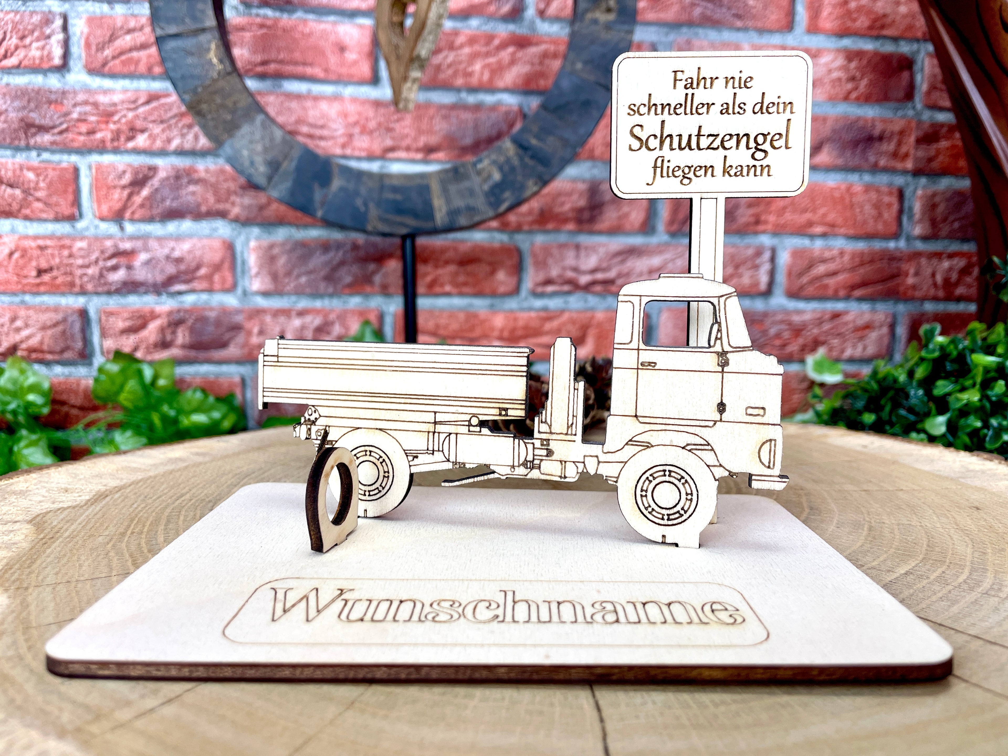 W50 – Individuelles Ostfahrzeug-Geldgeschenk aus Holz, personalisiert für besondere Anlässe Karte Männergeschenk Holzschild zum Verschenken