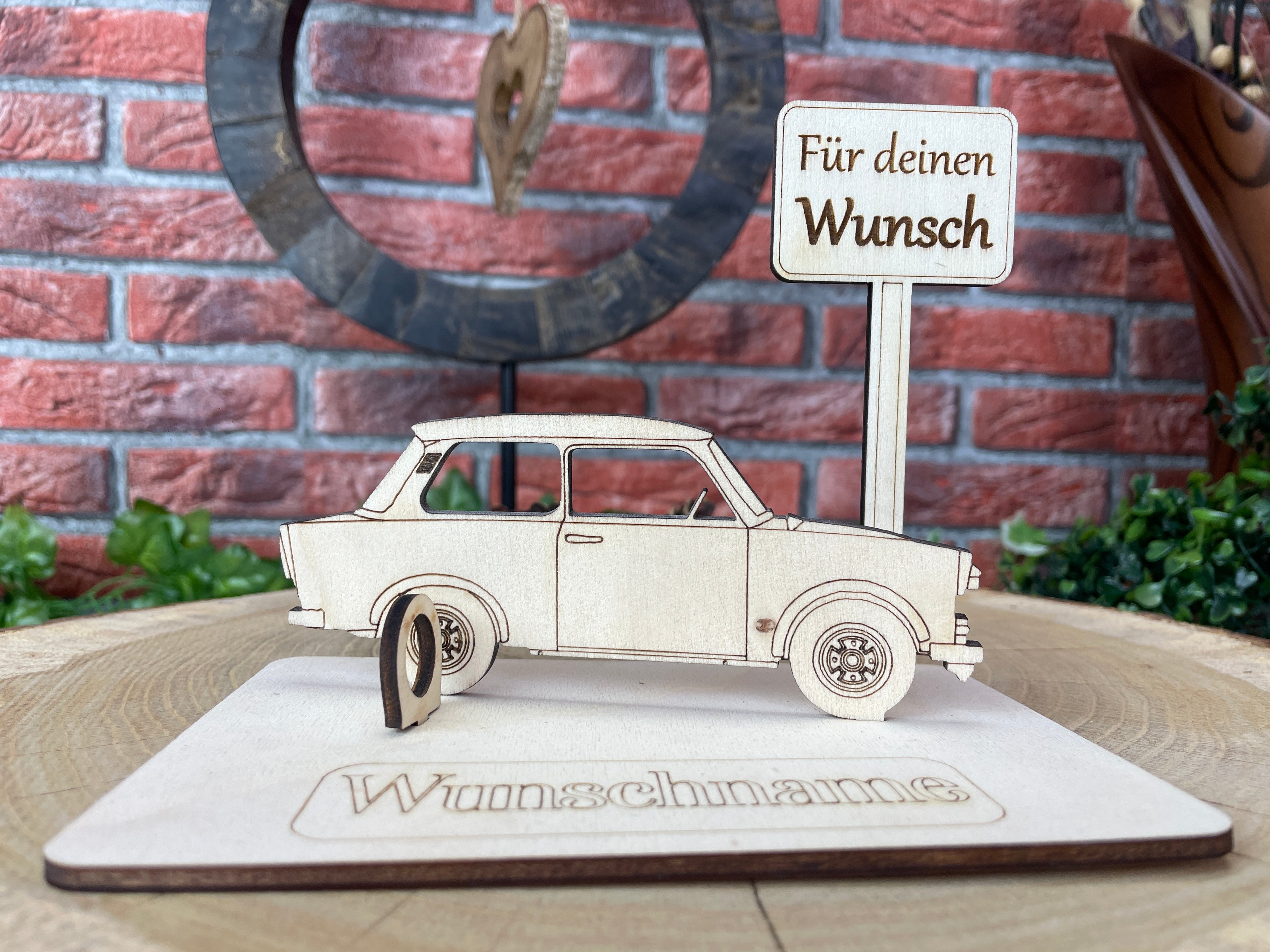 Trabant – Liebevolles Ostfahrzeug-Geldgeschenk aus Holz mit deinem Wunschtext Geld Karte Box Männergeschenk Holzschild zum Verschenken