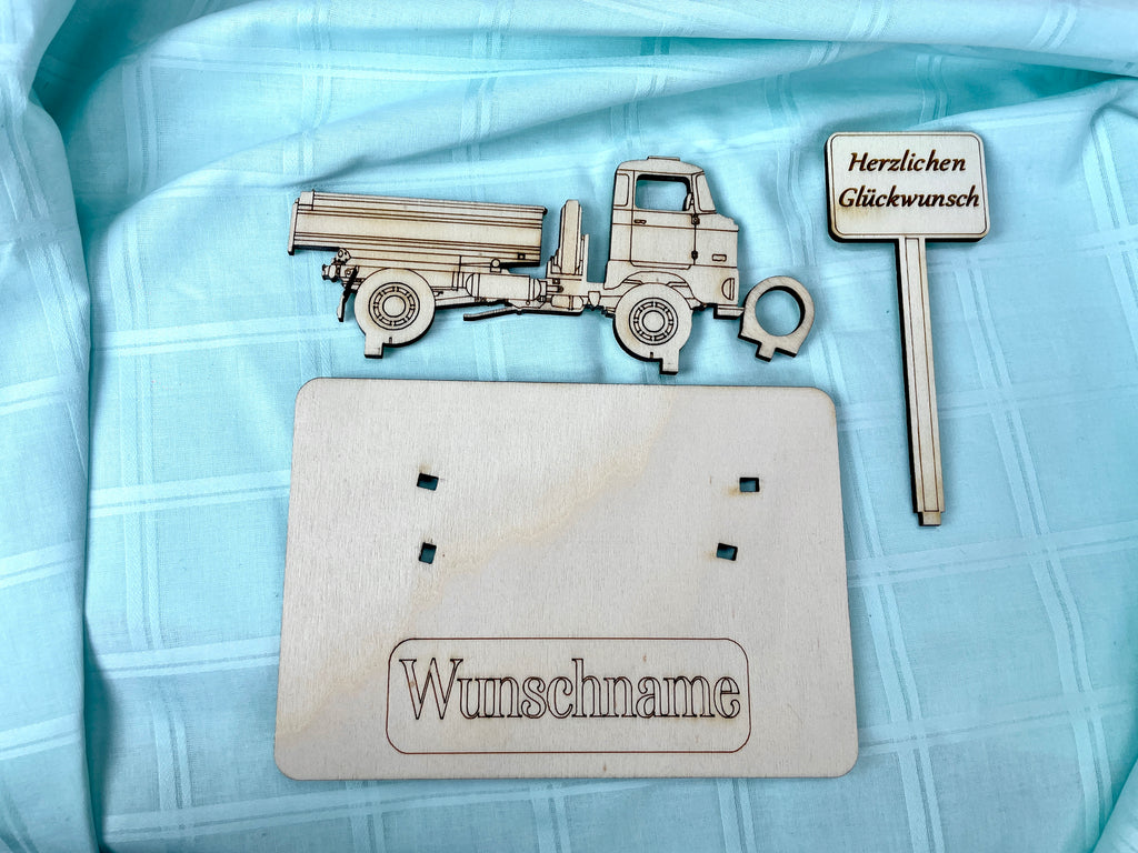 W50 – Individuelles Ostfahrzeug-Geldgeschenk aus Holz, personalisiert für besondere Anlässe Karte Männergeschenk Holzschild zum Verschenken