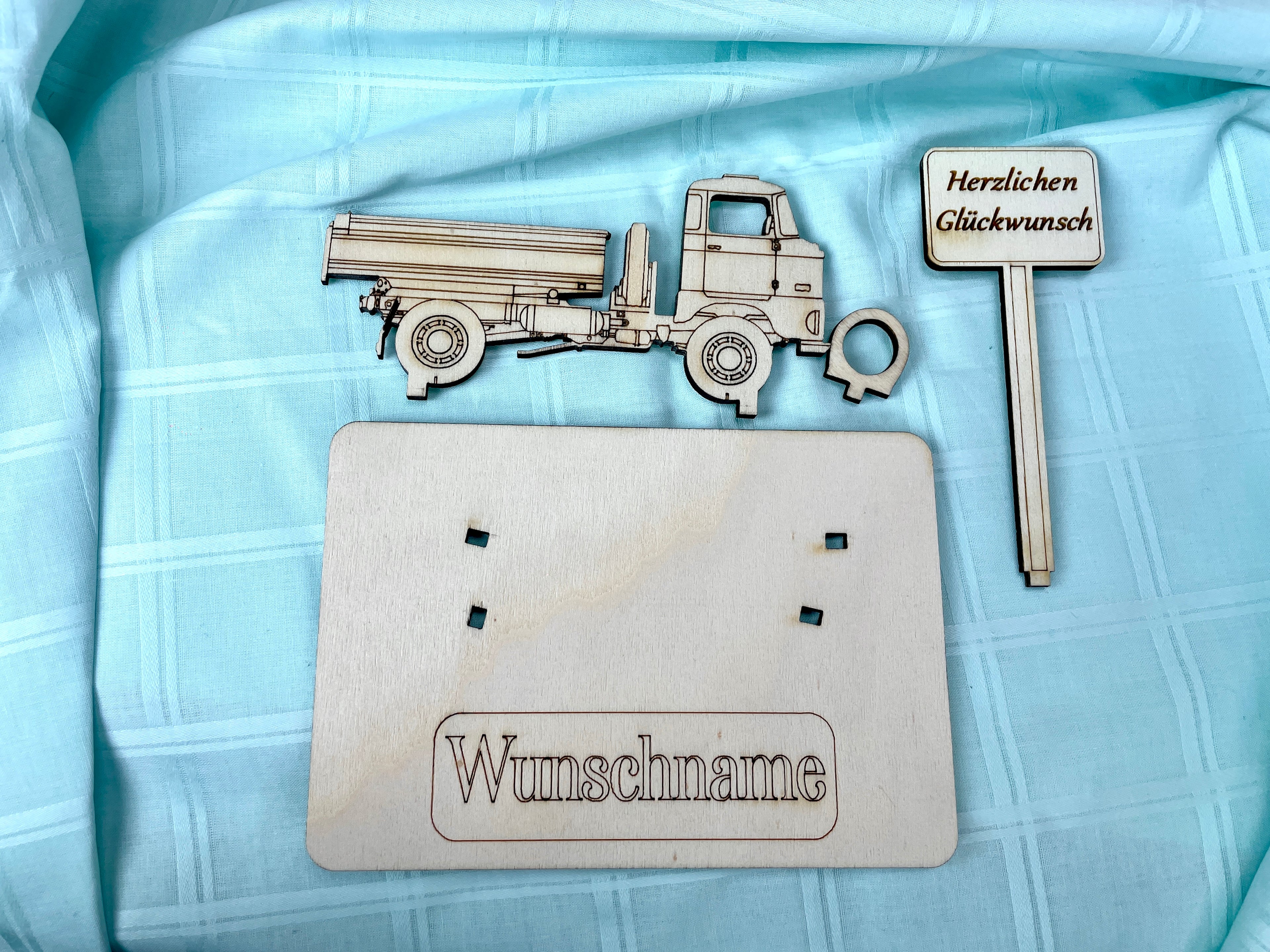 W50 – Individuelles Ostfahrzeug-Geldgeschenk aus Holz, personalisiert für besondere Anlässe Karte Männergeschenk Holzschild zum Verschenken