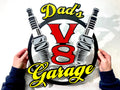 Dads V8 Garage Schild Scania American Trucks Oldtimer Garage Mustang Garagenwände verschönern Geschenk für Männer Holz Bilder AMG GT Ford