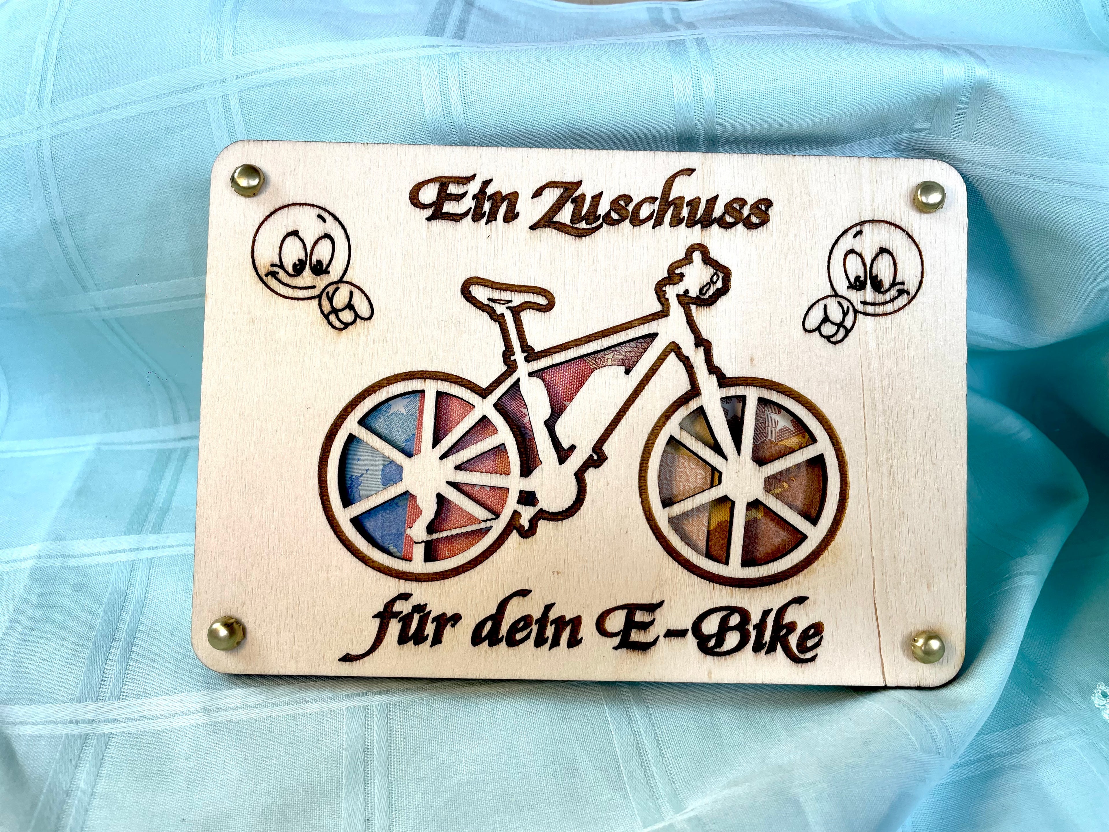 Geldgeschenk E-Bike 'Ein Zuschuss für dein E-Bike' Geschenkideen Holz Bilder Schilder Geburtstag Zur Erholung Bergliebe Outdoor Natur Wälder