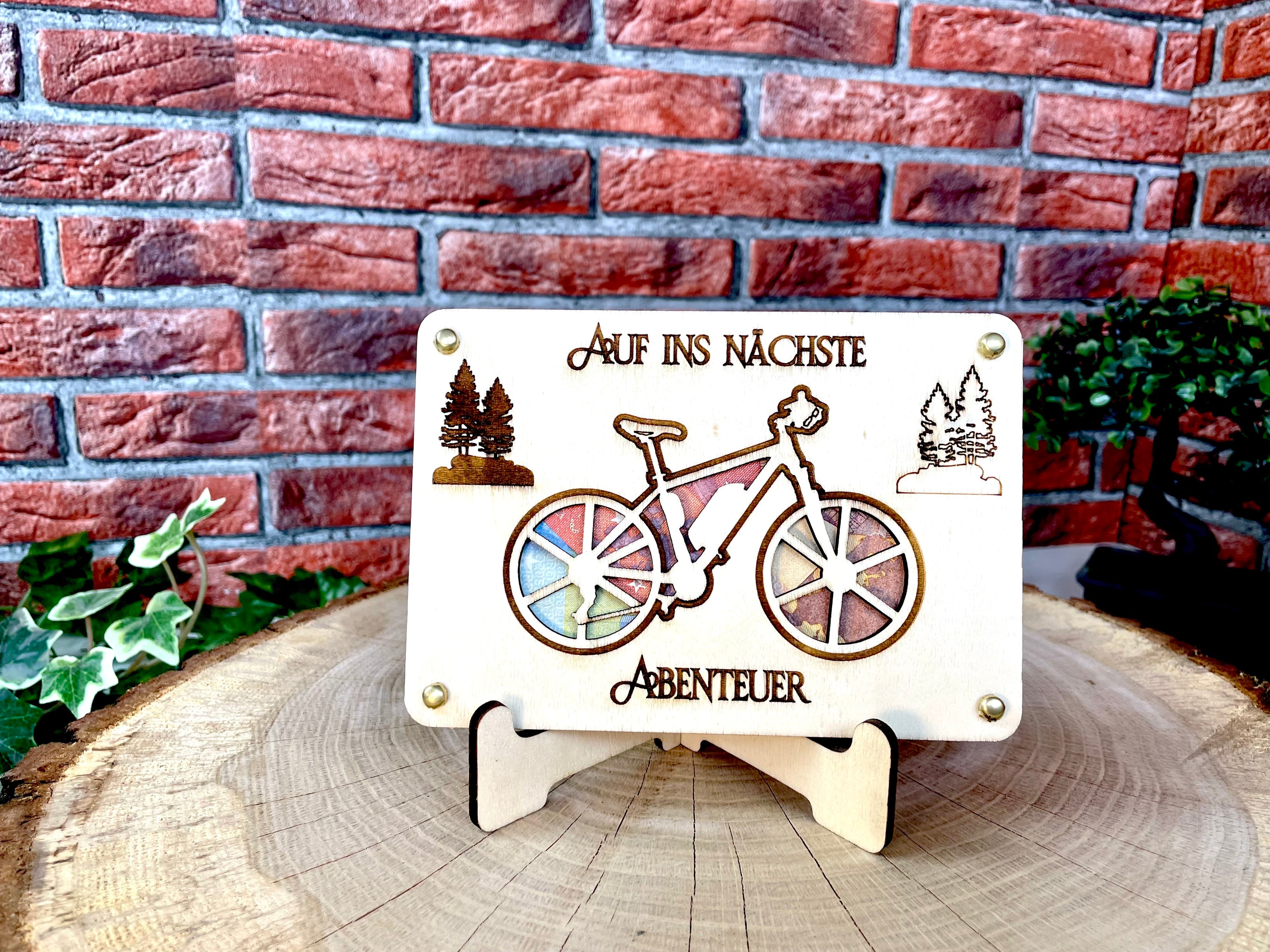 Geldgeschenk E-Bike 'Auf Ins Nächste Abenteuer' Geschenkideen Holz Bilder Schilder Geburtstag Zur Erholung Bergliebe Outdoor Natur Wälder