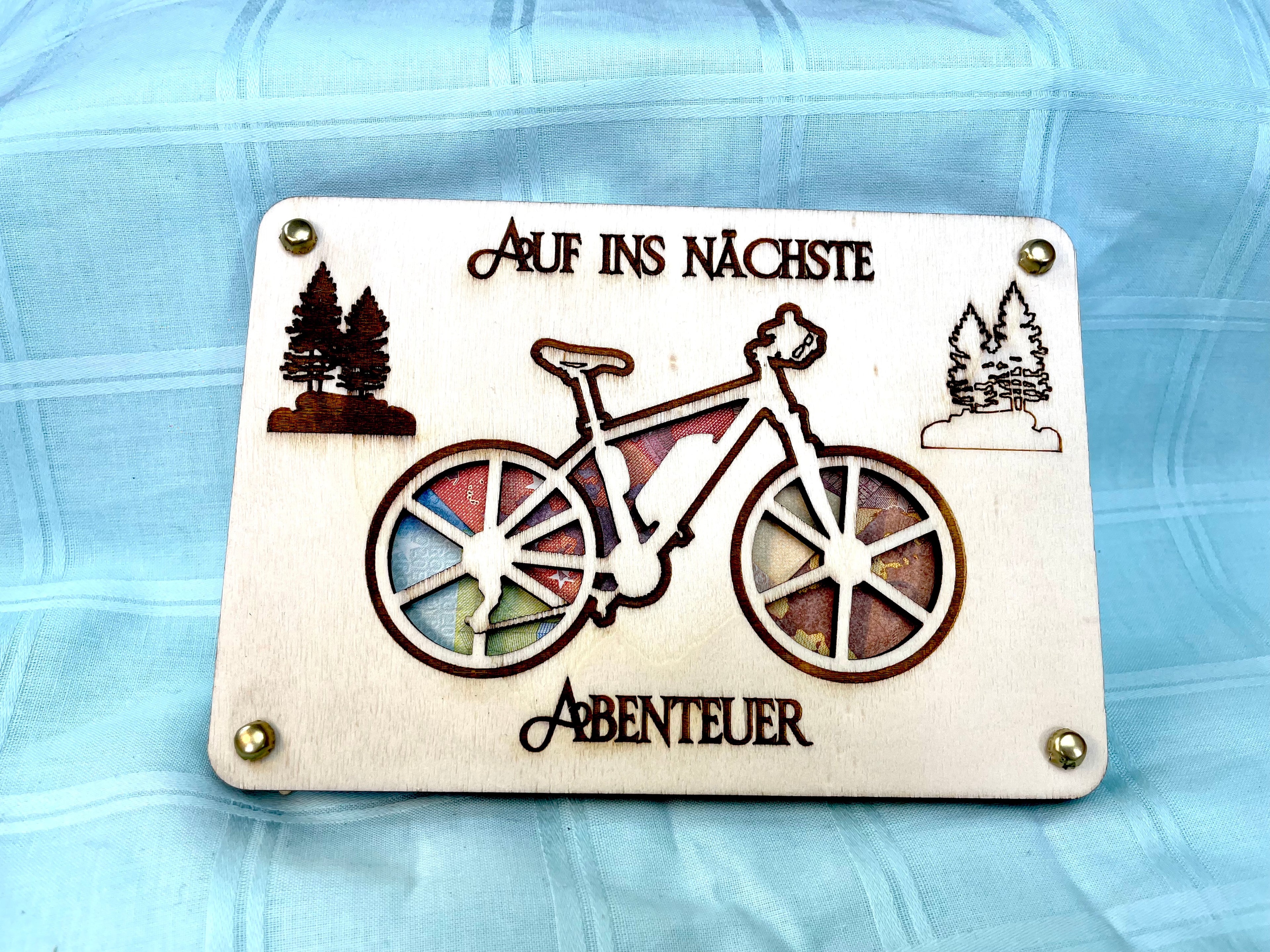 Geldgeschenk E-Bike 'Auf Ins Nächste Abenteuer' Geschenkideen Holz Bilder Schilder Geburtstag Zur Erholung Bergliebe Outdoor Natur Wälder