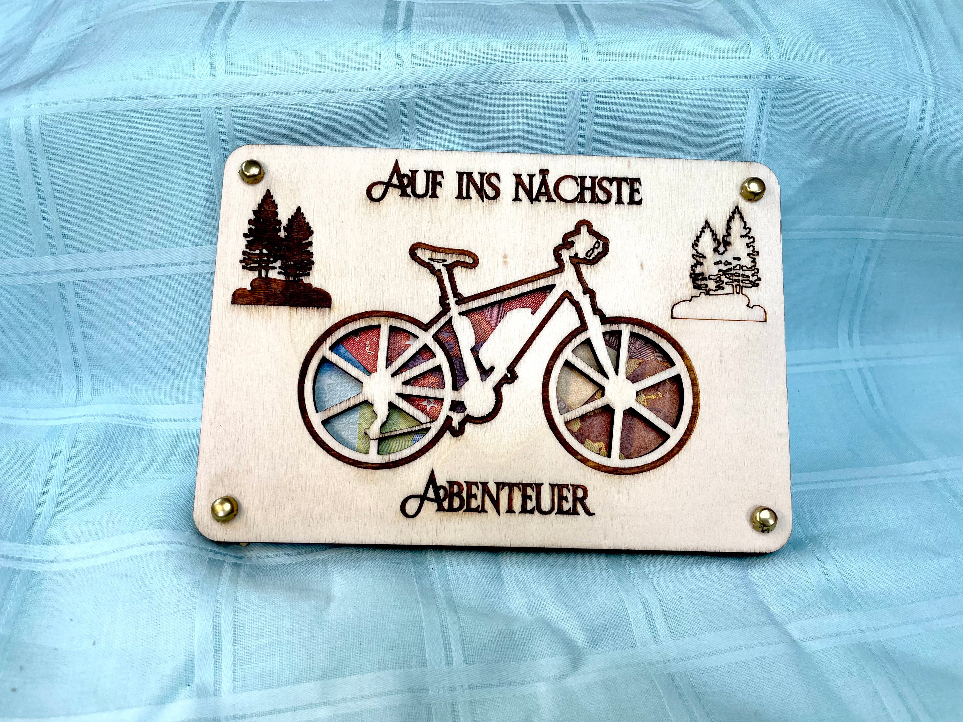 Geldgeschenk E-Bike 'Auf Ins Nächste Abenteuer' Geschenkideen Holz Bilder Schilder Geburtstag Zur Erholung Bergliebe Outdoor Natur Wälder