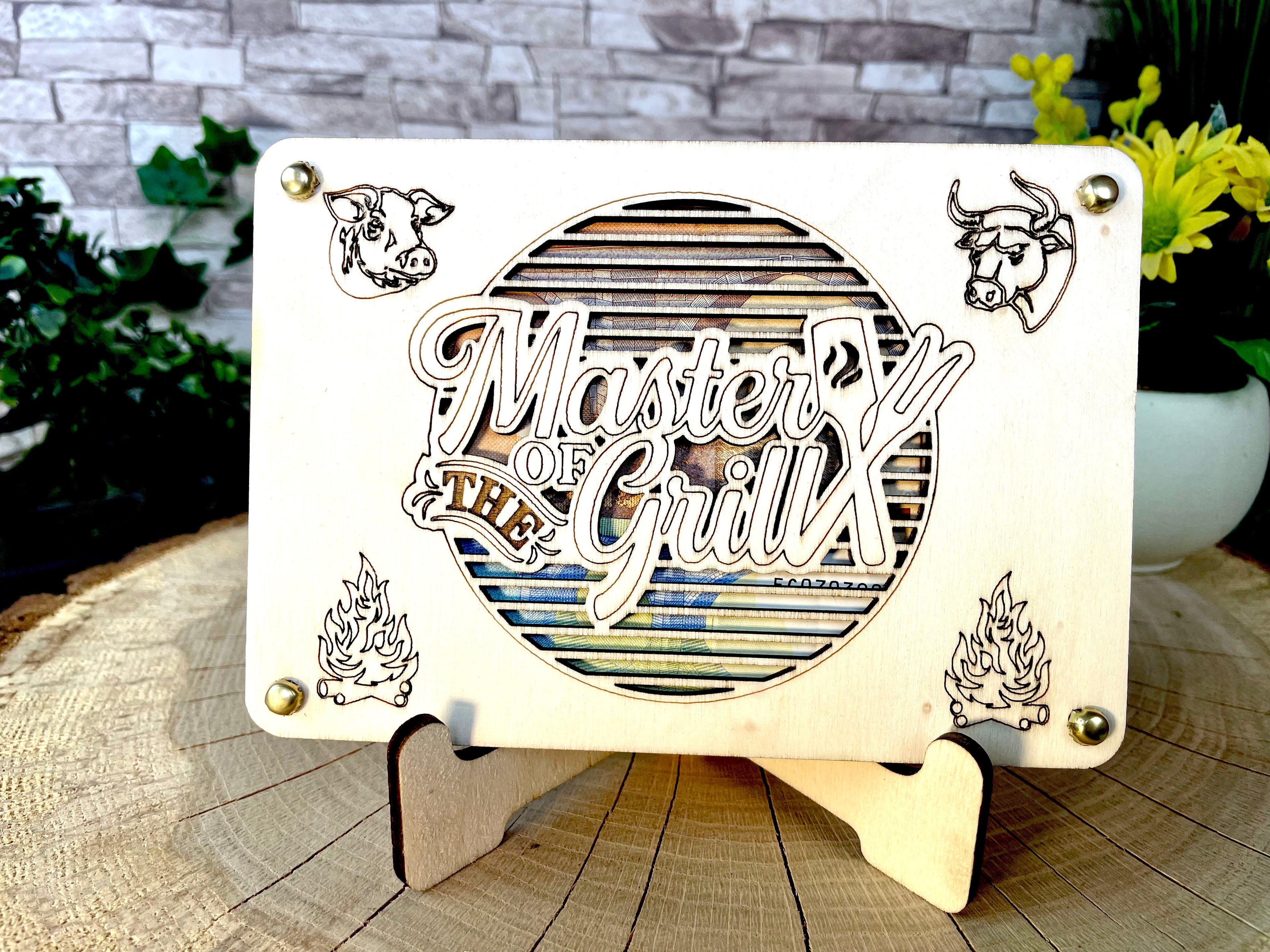 Geldgeschenk Grill 'Master of the Grill' Geschenkideen Holz Bilder Schilder Geburtstag Urlaub Abenteuer Grillparty Poolparty Lagerfeuer