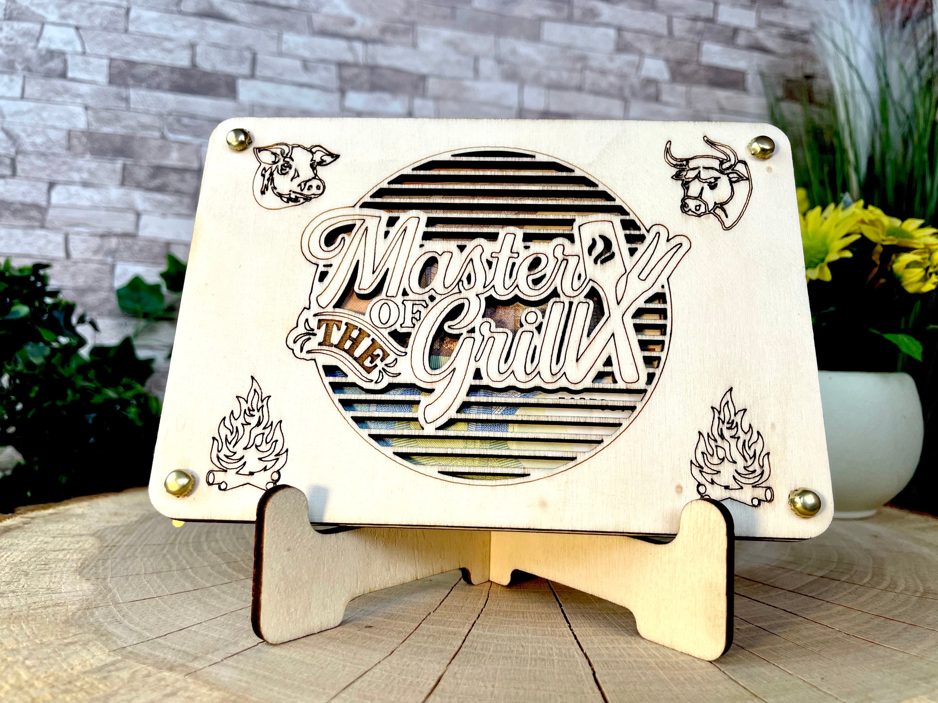 Geldgeschenk Grill 'Master of the Grill' Geschenkideen Holz Bilder Schilder Geburtstag Urlaub Abenteuer Grillparty Poolparty Lagerfeuer