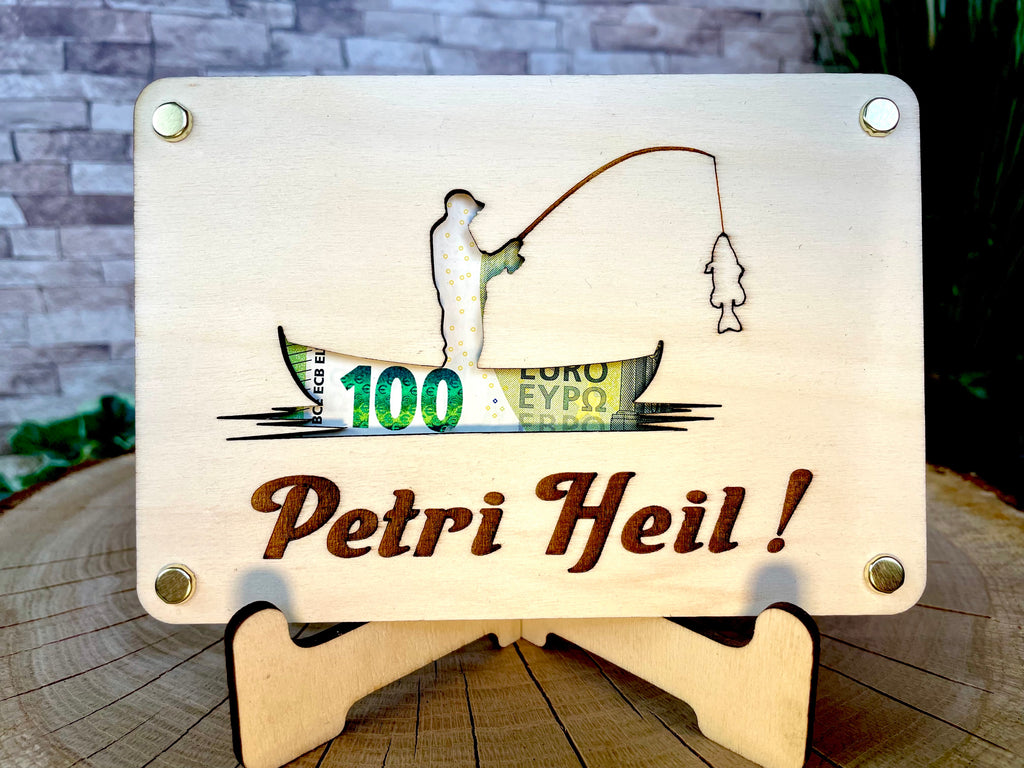 Geldgeschenk Angler 'Petri Heil!' Geschenkideen Holz Bilder Schild Design Angeln Fischen Outdoor Urlaub Erholung