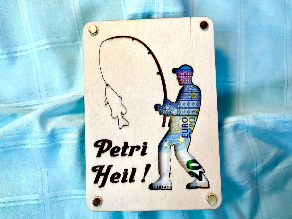 Geldgeschenk Angler 'Petri Heil!' Geschenkideen Holz Bilder Schild Design Angeln Fischen Outdoor Urlaub Erholung